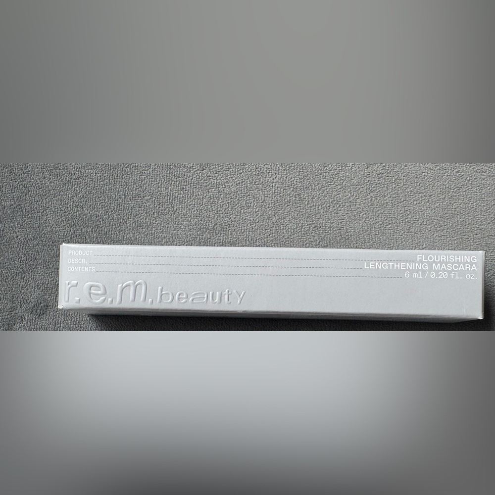 r.e.m. beauty Lengthening Mascara - White